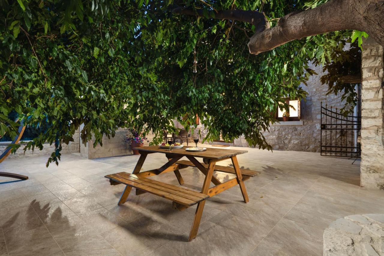 Pagonas Traditional House Mourion  Exterior photo